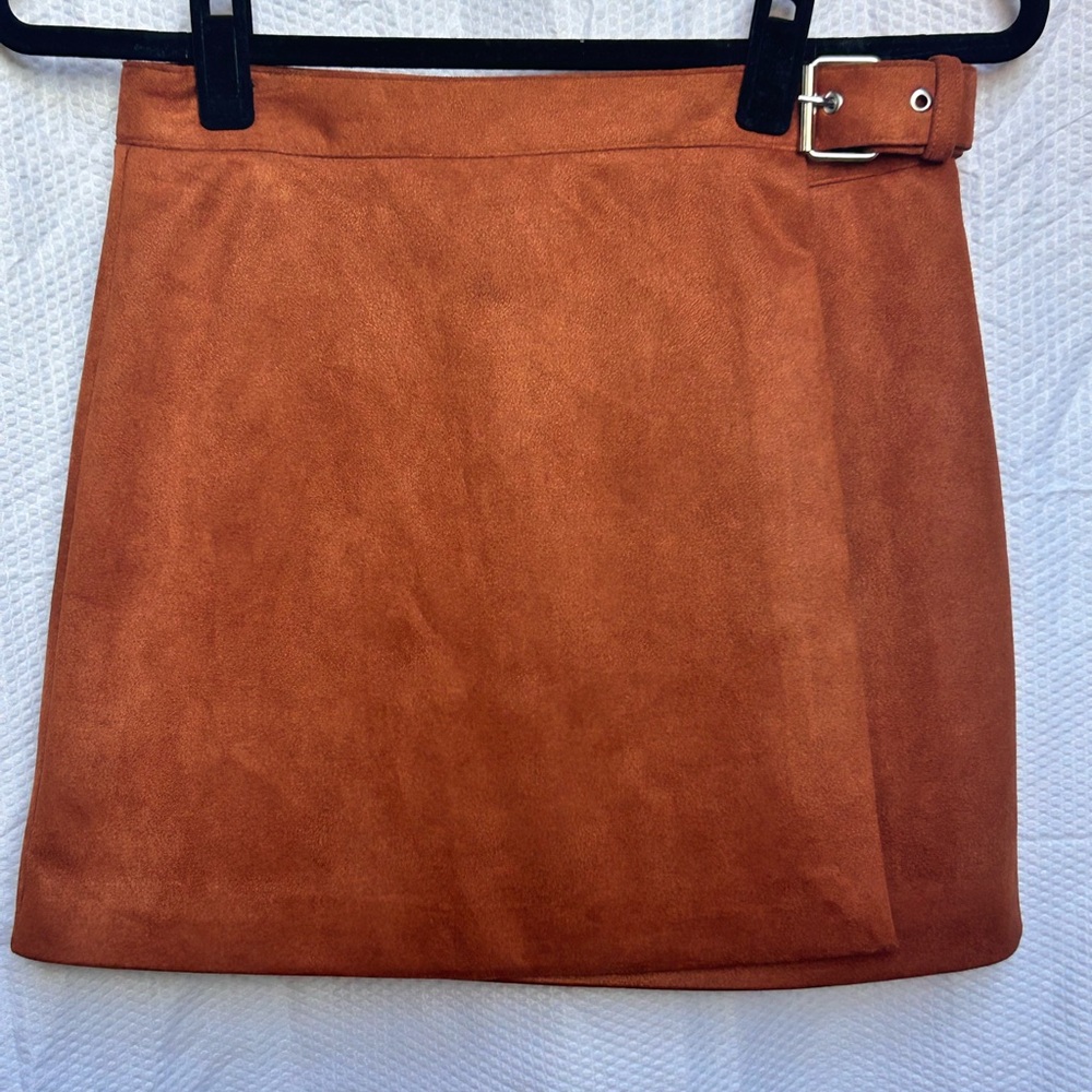 NWT Faux Suede Mini Skirt Women’s Medium - Forever 21